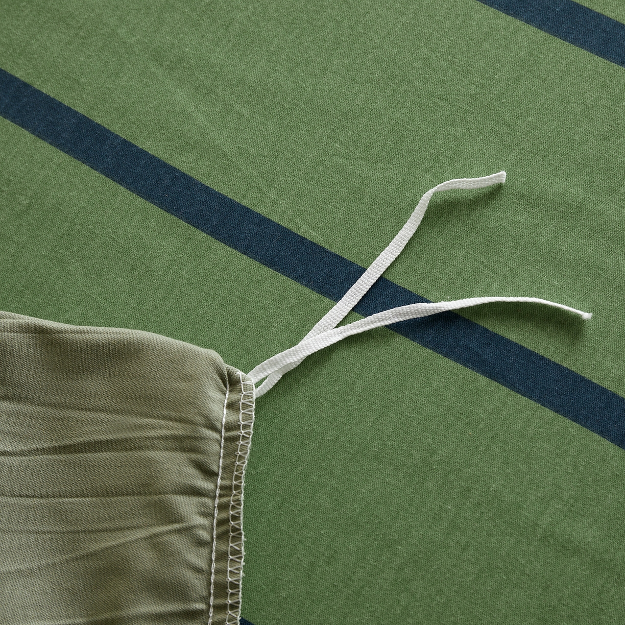 91家纺网 家纺一手货源 找家纺 怡家居 2025新款全棉纯棉磨毛绣花四件套-拼接款 苹果小猫