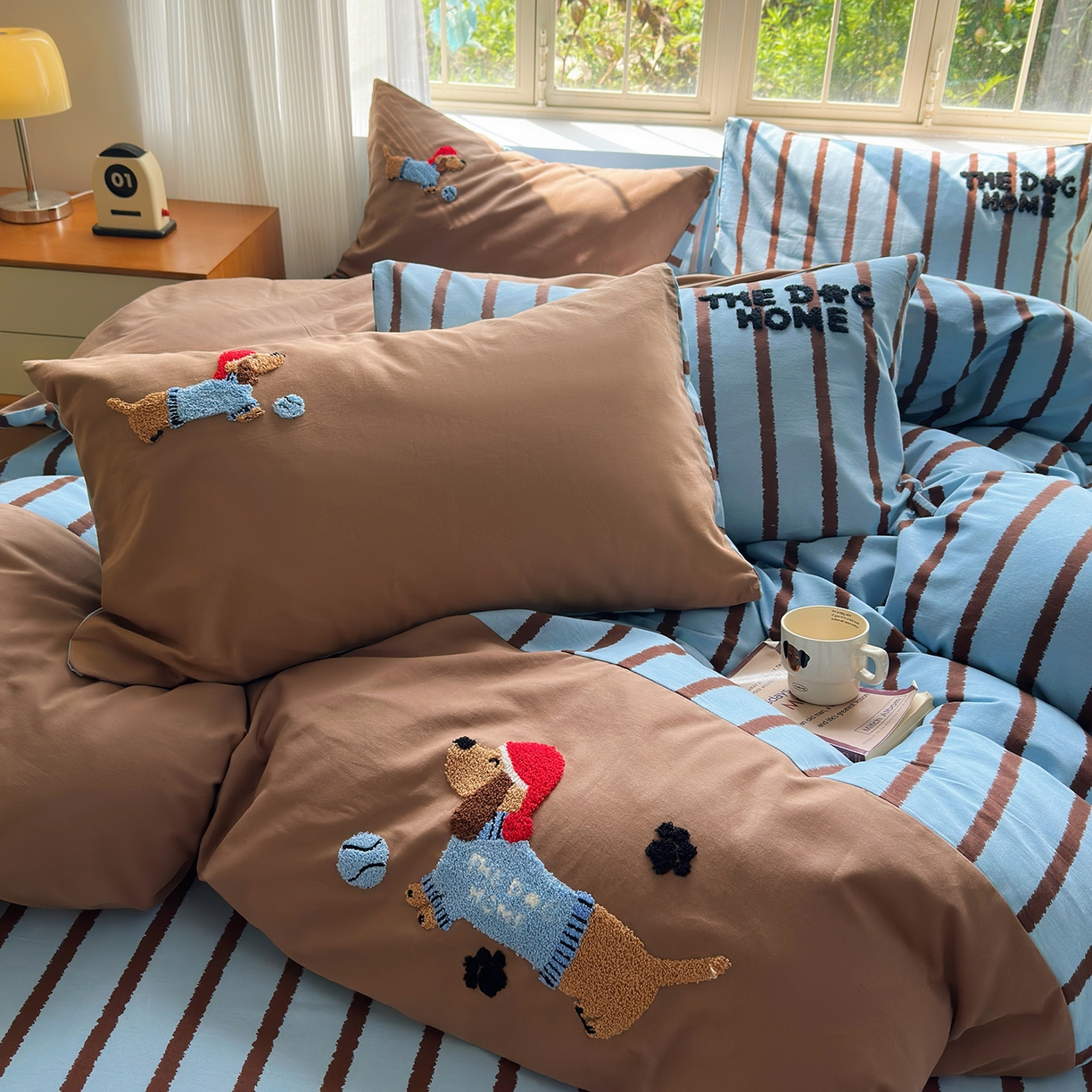 91家纺网 家纺一手货源 找家纺 怡家居 2025新款全棉纯棉磨毛绣花四件套-拼接款 可可腊肠