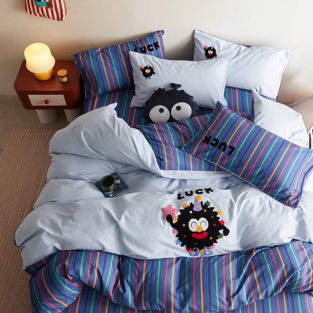 91家纺网 家纺一手货源 找家纺 怡家居 2025新款全棉纯棉磨毛绣花四件套-拼接款 五彩小煤球-蓝