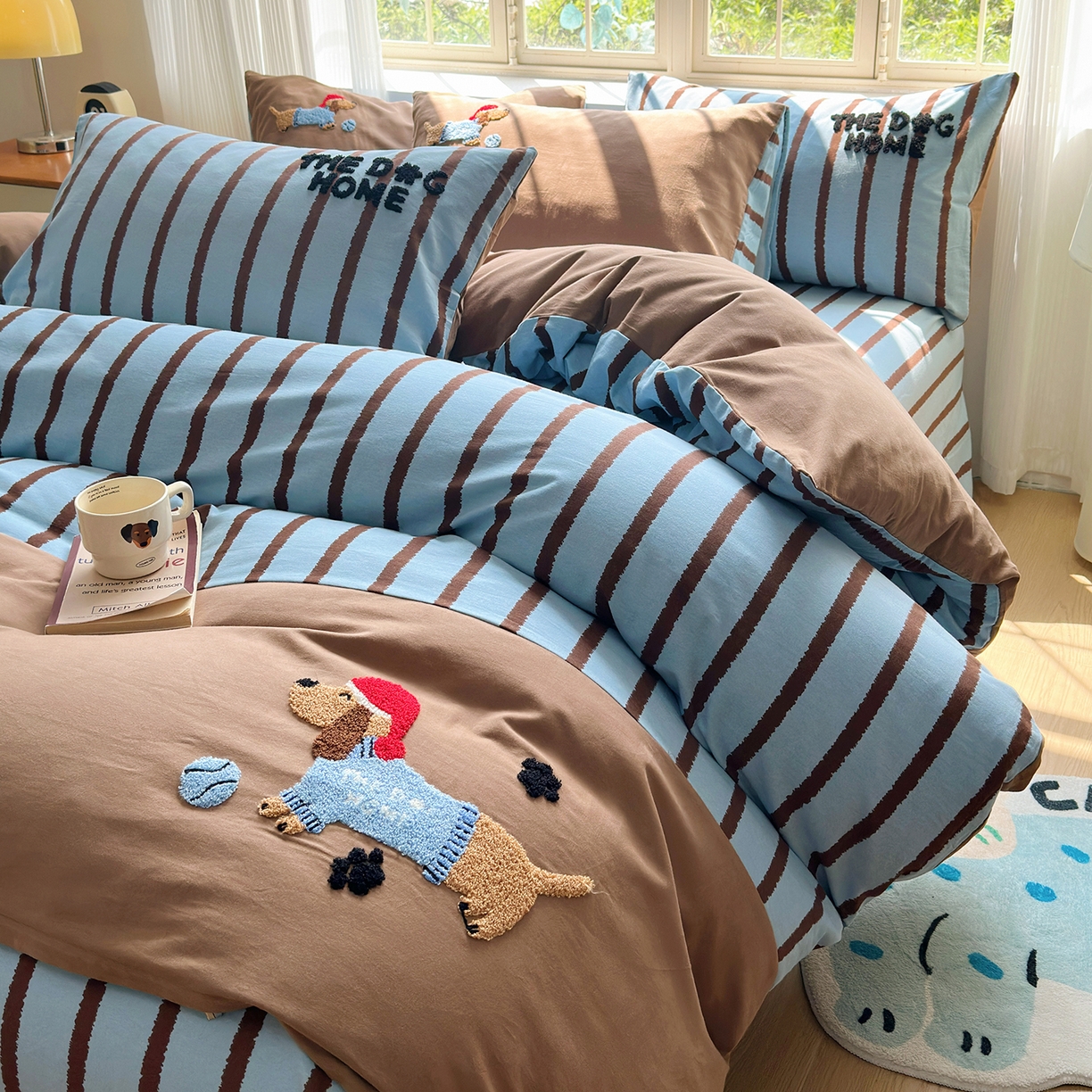 91家纺网 家纺一手货源 找家纺 怡家居 2025新款全棉纯棉磨毛绣花四件套-拼接款 可可腊肠