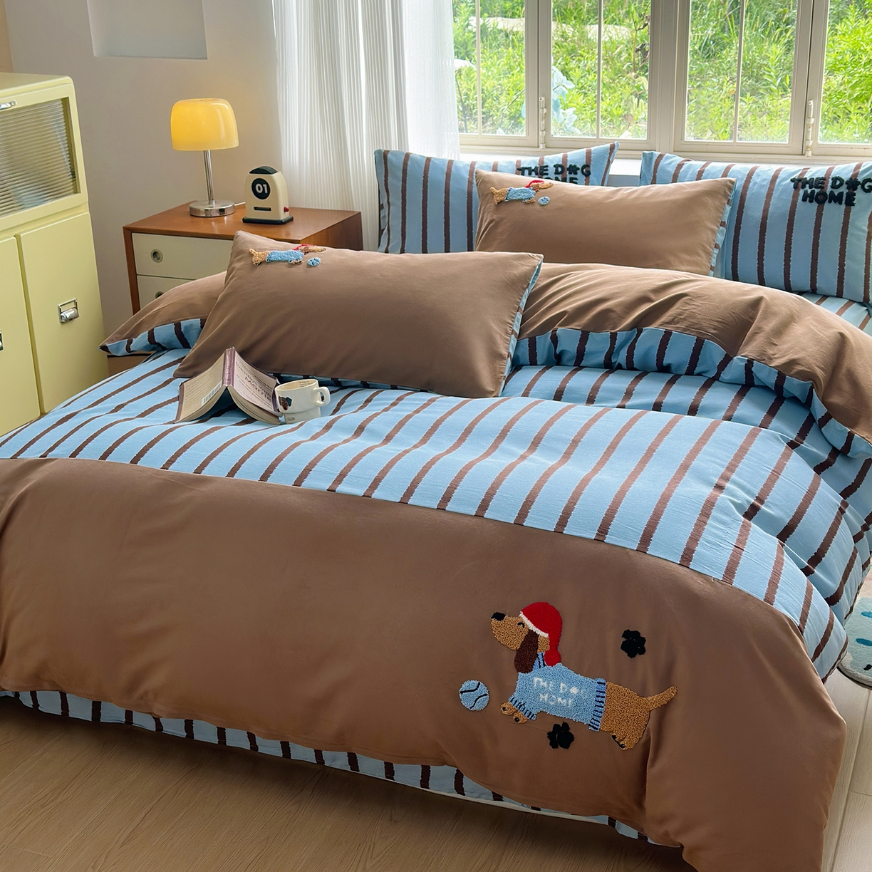 91家纺网 家纺一手货源 找家纺 怡家居 2025新款全棉纯棉磨毛绣花四件套-拼接款 可可腊肠