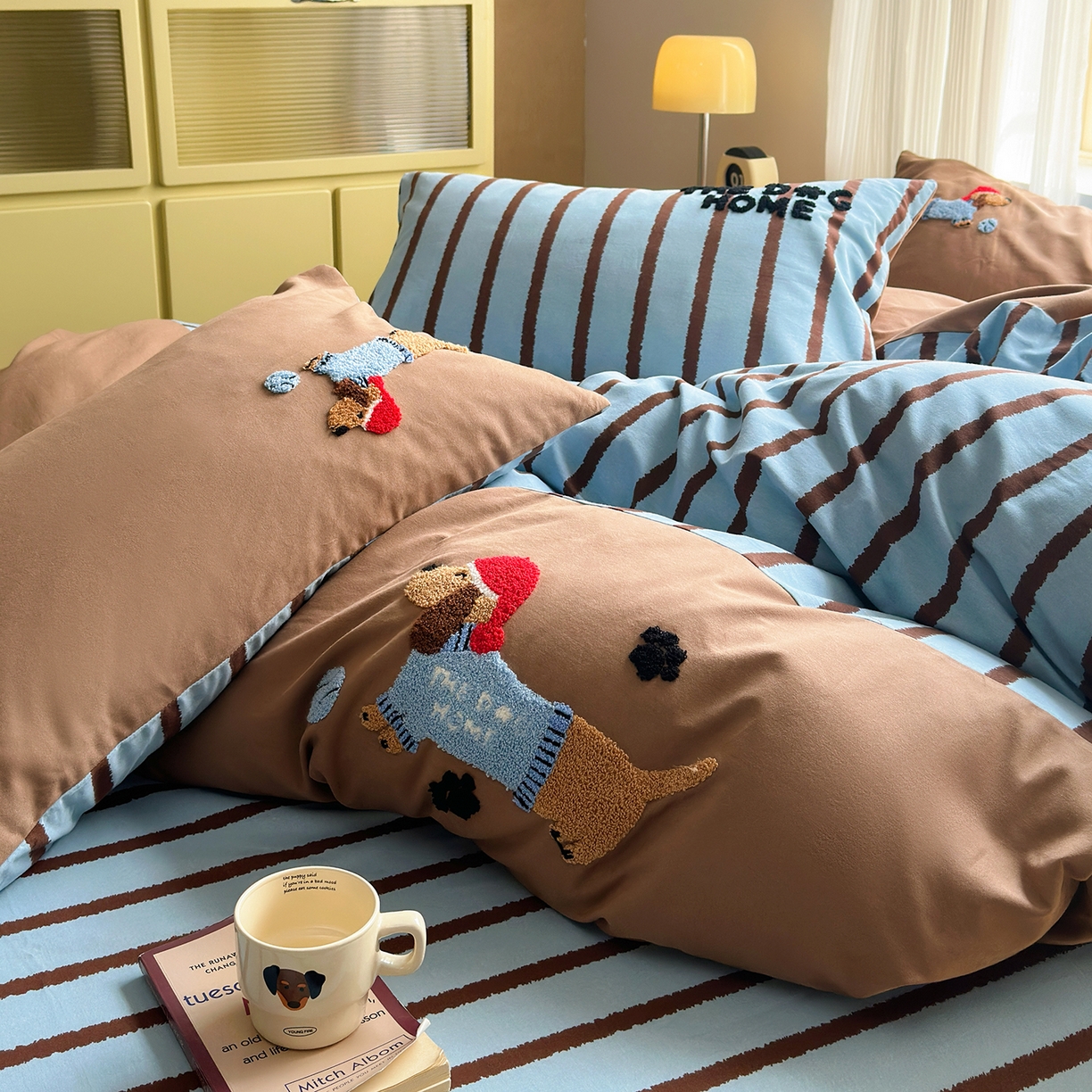 91家纺网 家纺一手货源 找家纺 怡家居 2025新款全棉纯棉磨毛绣花四件套-拼接款 可可腊肠