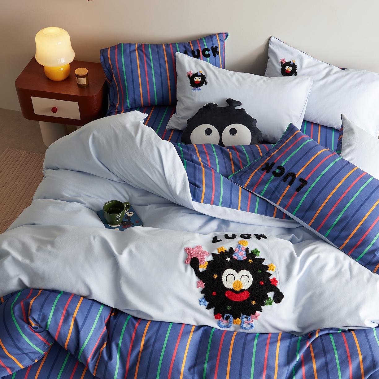 91家纺网 家纺一手货源 找家纺 怡家居 2025新款全棉纯棉磨毛绣花四件套-拼接款 五彩小煤球-蓝