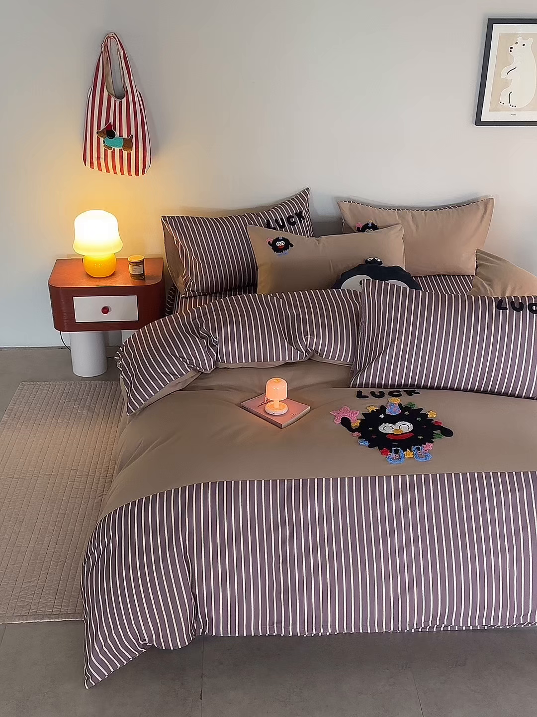 91家纺网 家纺一手货源 找家纺 怡家居 2025新款全棉纯棉磨毛绣花四件套-拼接款 五彩小煤球-咖