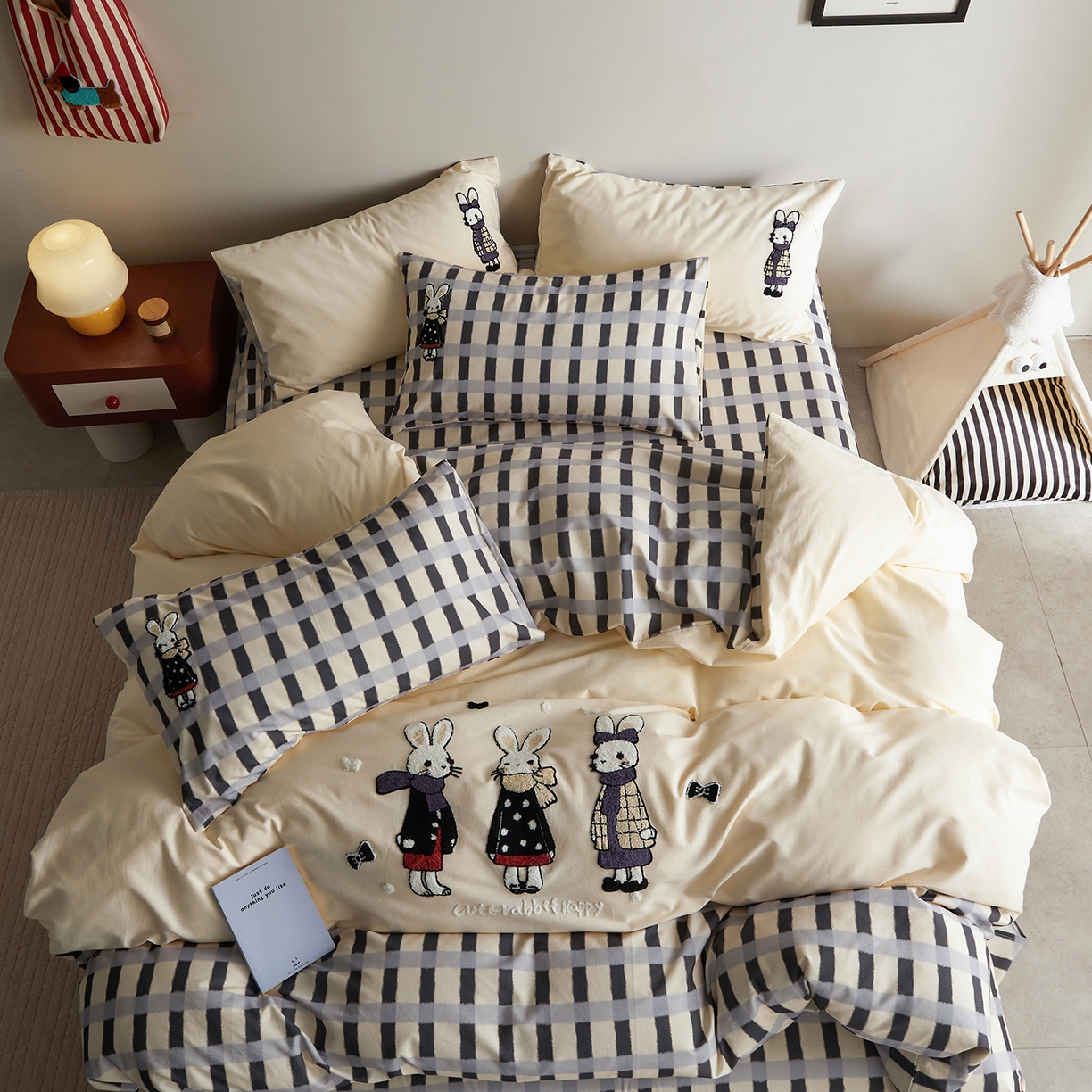 91家纺网 家纺一手货源 找家纺 （总）怡家居 2025新款全棉纯棉磨毛绣花四件套-拼接款