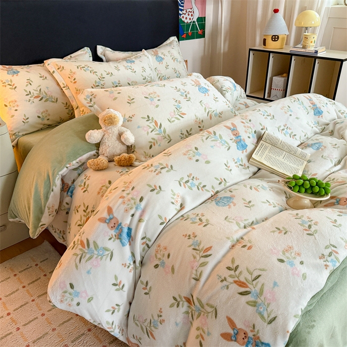 91家纺网 家纺一手货源 找家纺 （总）艾特你 2025新款小清新高克重牛奶绒印花四件套