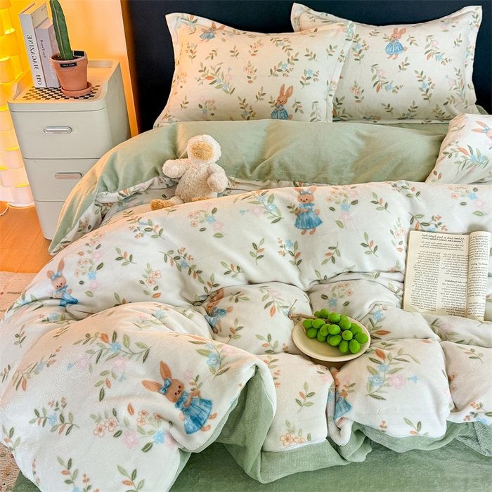 91家纺网 家纺一手货源 找家纺 （总）艾特你 2025新款小清新高克重牛奶绒印花四件套