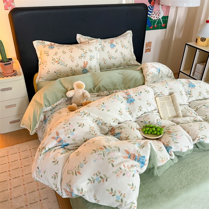 91家纺网 家纺一手货源 找家纺 （总）艾特你 2025新款小清新高克重牛奶绒印花四件套