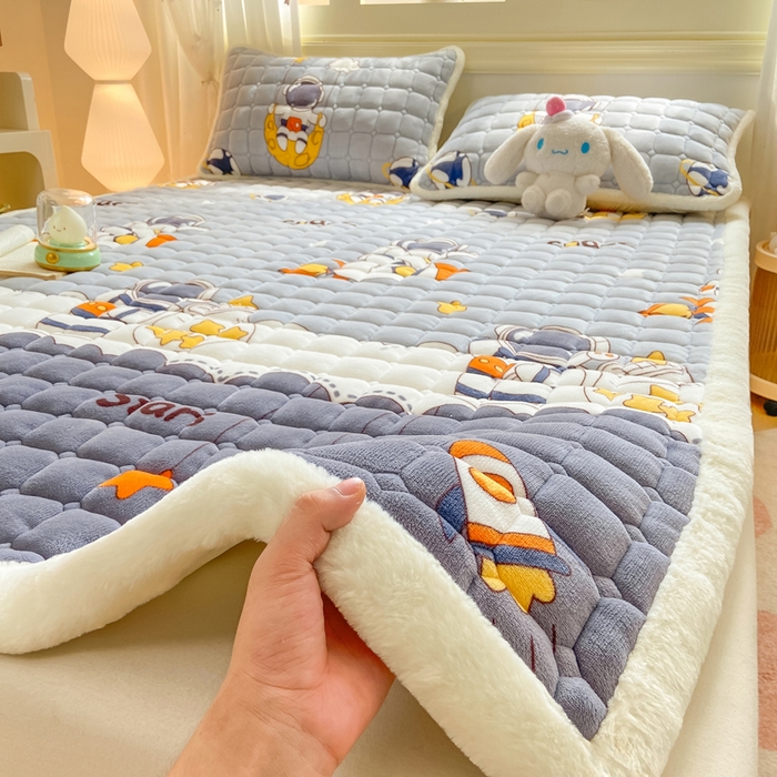 91家纺网 家纺一手货源 找家纺 （总）家喜爱 2025新款亲肤牛奶绒加厚床垫-成人款