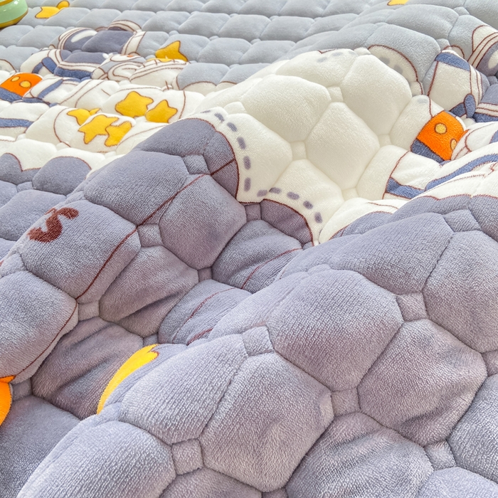 91家纺网 家纺一手货源 找家纺 （总）家喜爱 2025新款亲肤牛奶绒加厚床垫-成人款