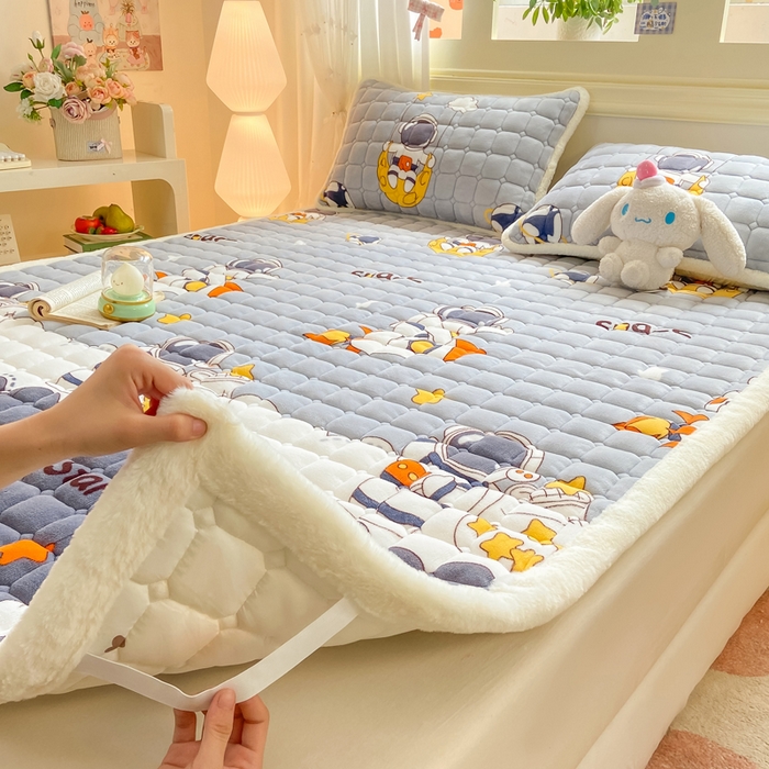 91家纺网 家纺一手货源 找家纺 （总）家喜爱 2025新款亲肤牛奶绒加厚床垫-成人款