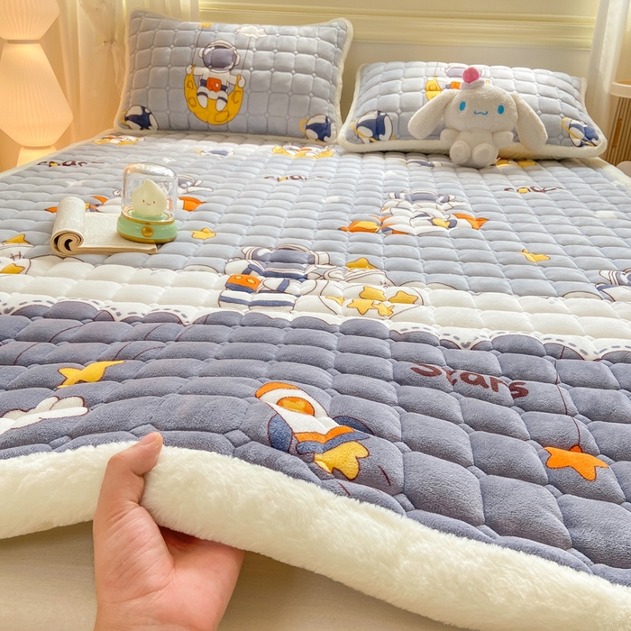 91家纺网 家纺一手货源 找家纺 （总）家喜爱 2025新款亲肤牛奶绒加厚床垫-成人款