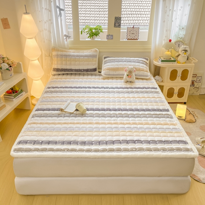 91家纺网 家纺一手货源 找家纺 家喜爱 2025新款亲肤牛奶绒加厚床垫-成人款 星月彩虹