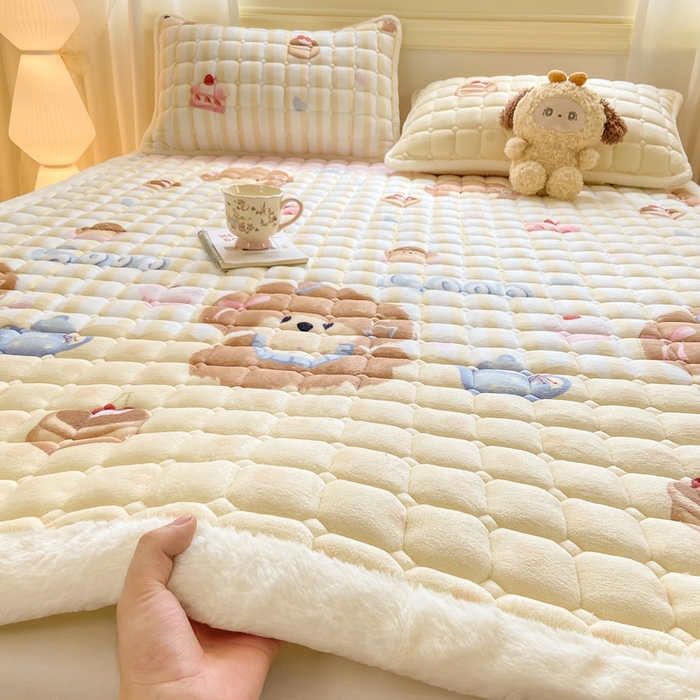 91家纺网 家纺一手货源 找家纺 家喜爱 2025新款亲肤牛奶绒加厚床垫-成人款 萌宠狗