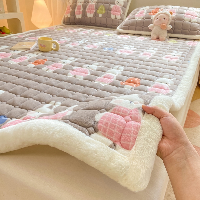 家喜爱 2025新款亲肤牛奶绒加厚床垫-成人款 萌萌兔