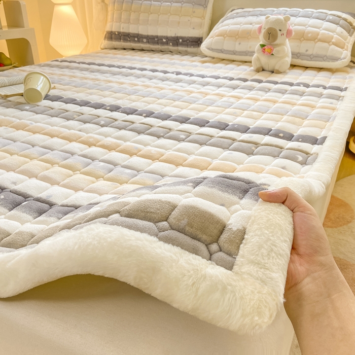 家喜爱 2025新款亲肤牛奶绒加厚床垫-成人款 星月彩虹