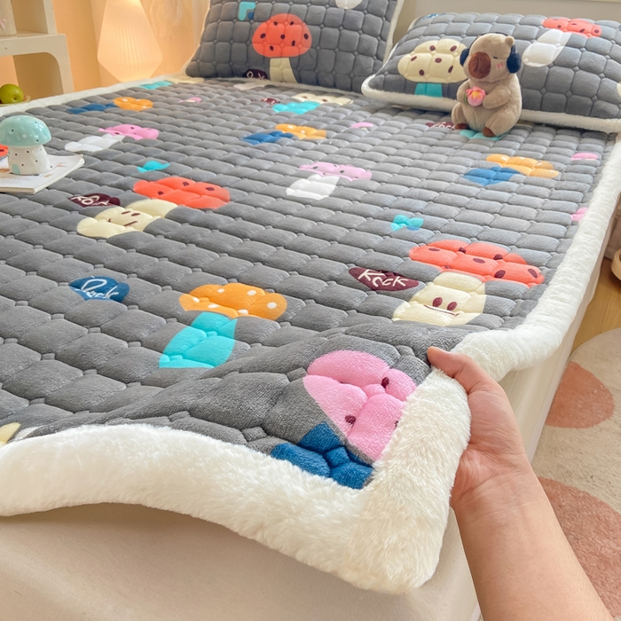 家喜爱 2025新款亲肤牛奶绒加厚床垫-成人款 欢乐蘑菇