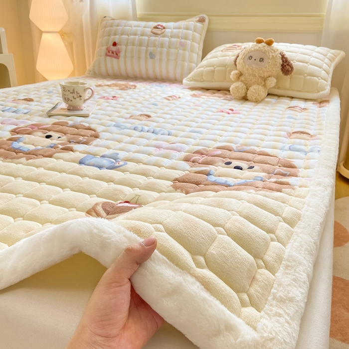 91家纺网 家纺一手货源 找家纺 家喜爱 2025新款亲肤牛奶绒加厚床垫-成人款 萌宠狗