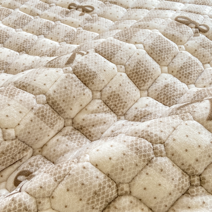 91家纺网 家纺一手货源 找家纺 家喜爱 2025新款亲肤牛奶绒加厚床垫-成人款 方格蝴蝶结