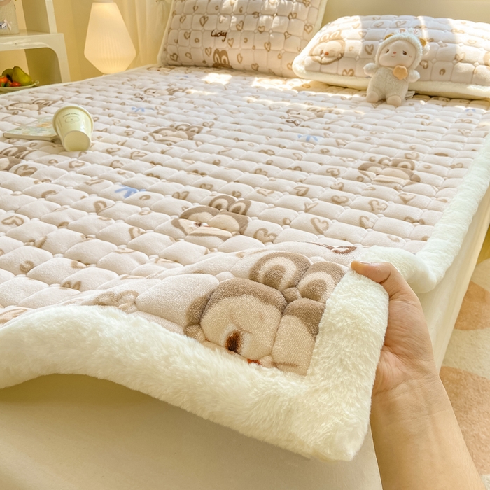 家喜爱 2025新款亲肤牛奶绒加厚床垫-成人款 爱心小布