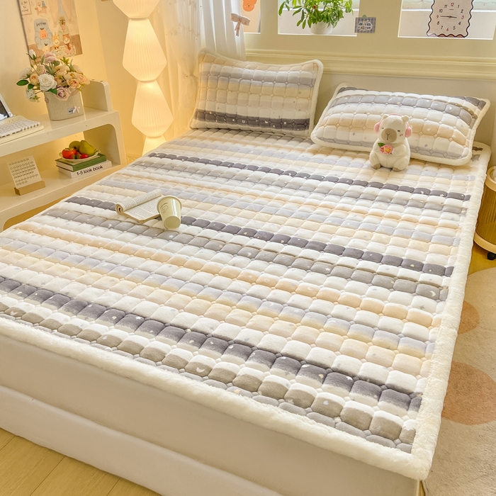 91家纺网 家纺一手货源 找家纺 家喜爱 2025新款亲肤牛奶绒加厚床垫-成人款 星月彩虹