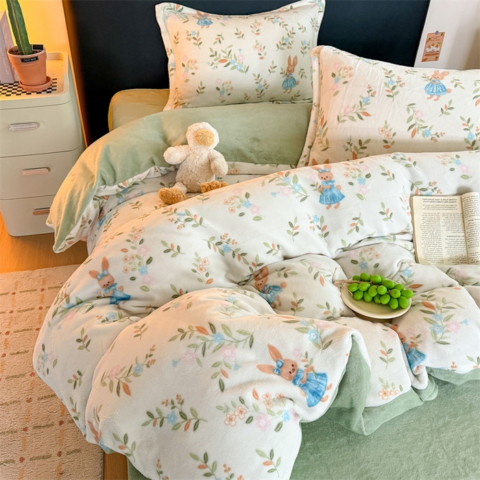 91家纺网 家纺一手货源 找家纺 （总）艾特你 2025新款小清新高克重牛奶绒印花四件套