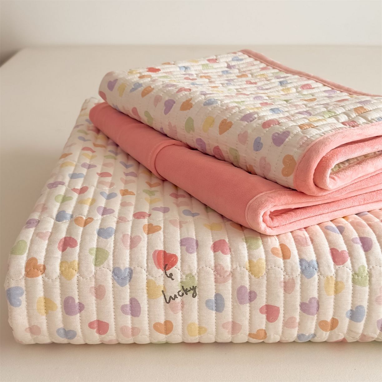 91家纺网 家纺一手货源 找家纺 恒爱家纺 2025新款全棉宝宝绒双拼床盖三件套 繁星点点