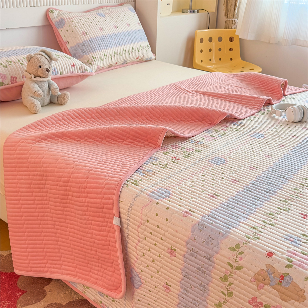 91家纺网 家纺一手货源 找家纺 恒爱家纺 2025新款全棉宝宝绒双拼床盖三件套 海棠兔