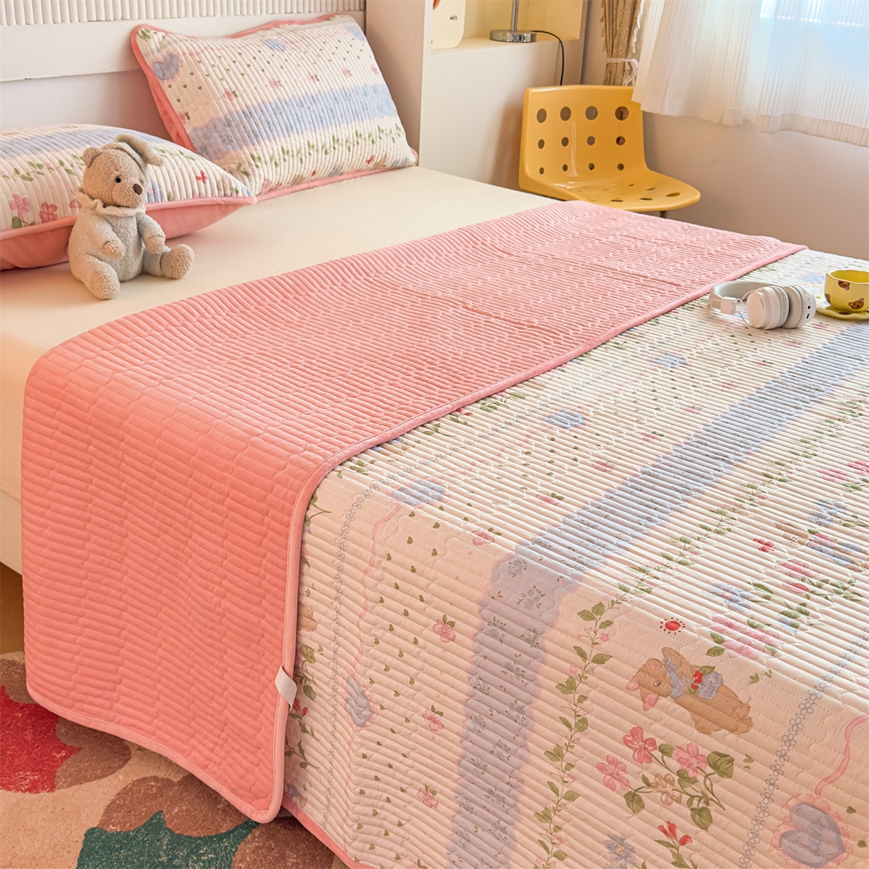 91家纺网 家纺一手货源 找家纺 恒爱家纺 2025新款全棉宝宝绒双拼床盖三件套 海棠兔