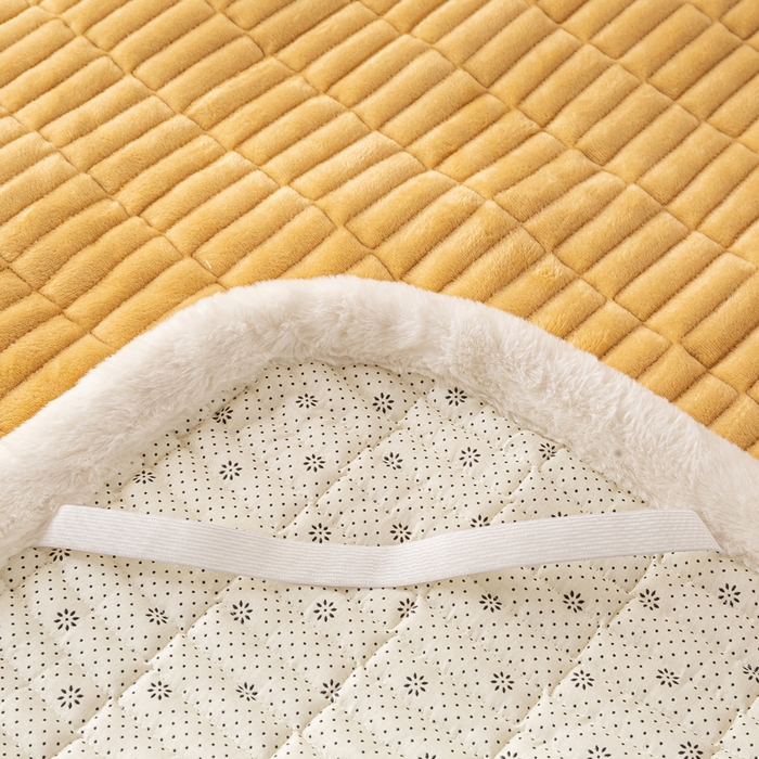 91家纺网 家纺一手货源 找家纺 （总）梦初语 2025新款纯色牛奶绒贴布绣床垫褥冬季加绒加厚防滑学生宿舍 -直播爆款（面料17