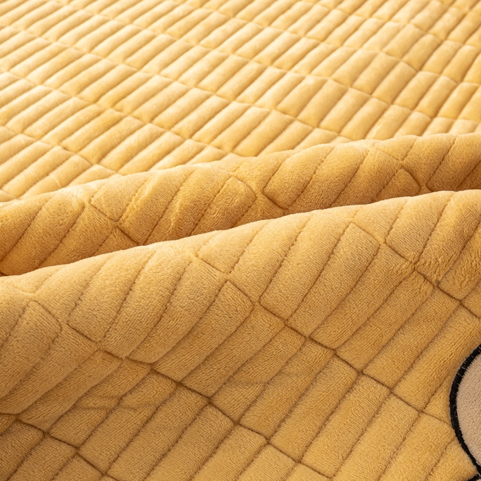 91家纺网 家纺一手货源 找家纺 梦初语 2025新款纯色牛奶绒贴布绣床垫褥冬季加绒加厚防滑学生宿舍 -直播爆款（面料17 维尼-咖