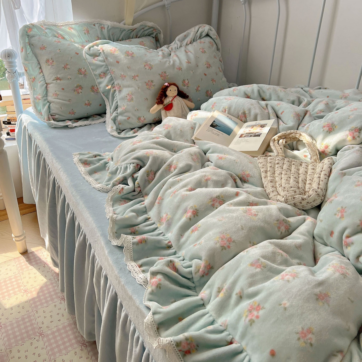 91家纺网 家纺一手货源 找家纺 轻奢坊 2025新款牛奶绒韩系小碎花花边款-暖香春野 暖香春野-蓝