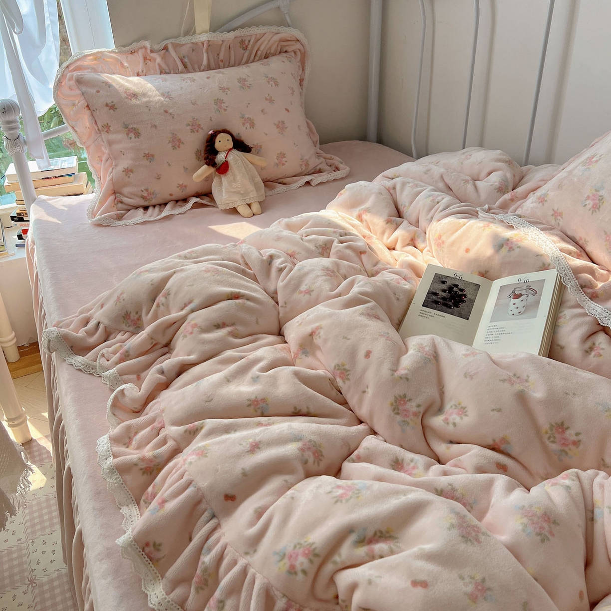 91家纺网 家纺一手货源 找家纺 （总）轻奢坊 2025新款牛奶绒韩系小碎花花边款-暖香春野