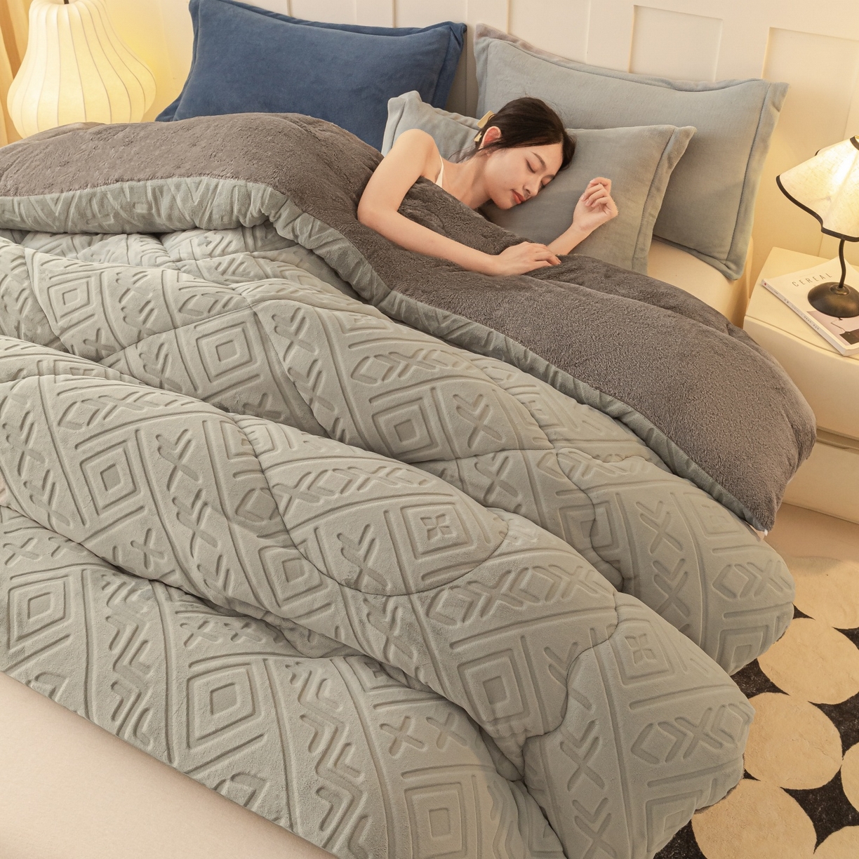 91家纺网 家纺一手货源 找家纺 （总）美澳家纺 2025新款5D雕花绒牛奶绒宝宝绒加厚保暖纯色冬被被子被芯