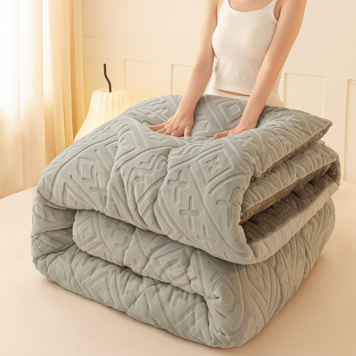 91家纺网 家纺一手货源 找家纺 （总）美澳家纺 2025新款5D雕花绒牛奶绒宝宝绒加厚保暖纯色冬被被子被芯