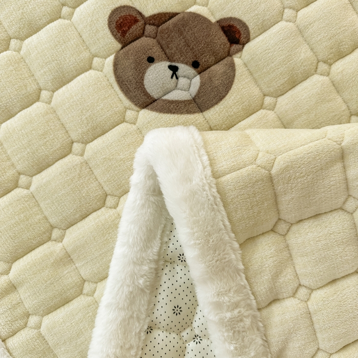 91家纺网 家纺一手货源 找家纺 梦初语 2025新款牛奶绒印花夹棉加厚款床护垫褥子学生宿舍-直播爆款（面料180克-夹棉200克-底布80克防滑滴塑布） 唯美小熊