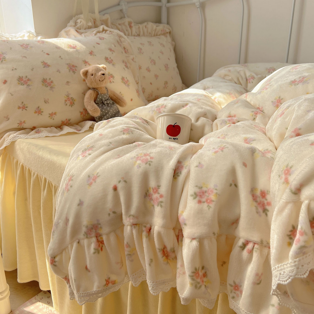 91家纺网 家纺一手货源 找家纺 轻奢坊 2025新款牛奶绒韩系小碎花花边款-暖香春野 暖香春野-米