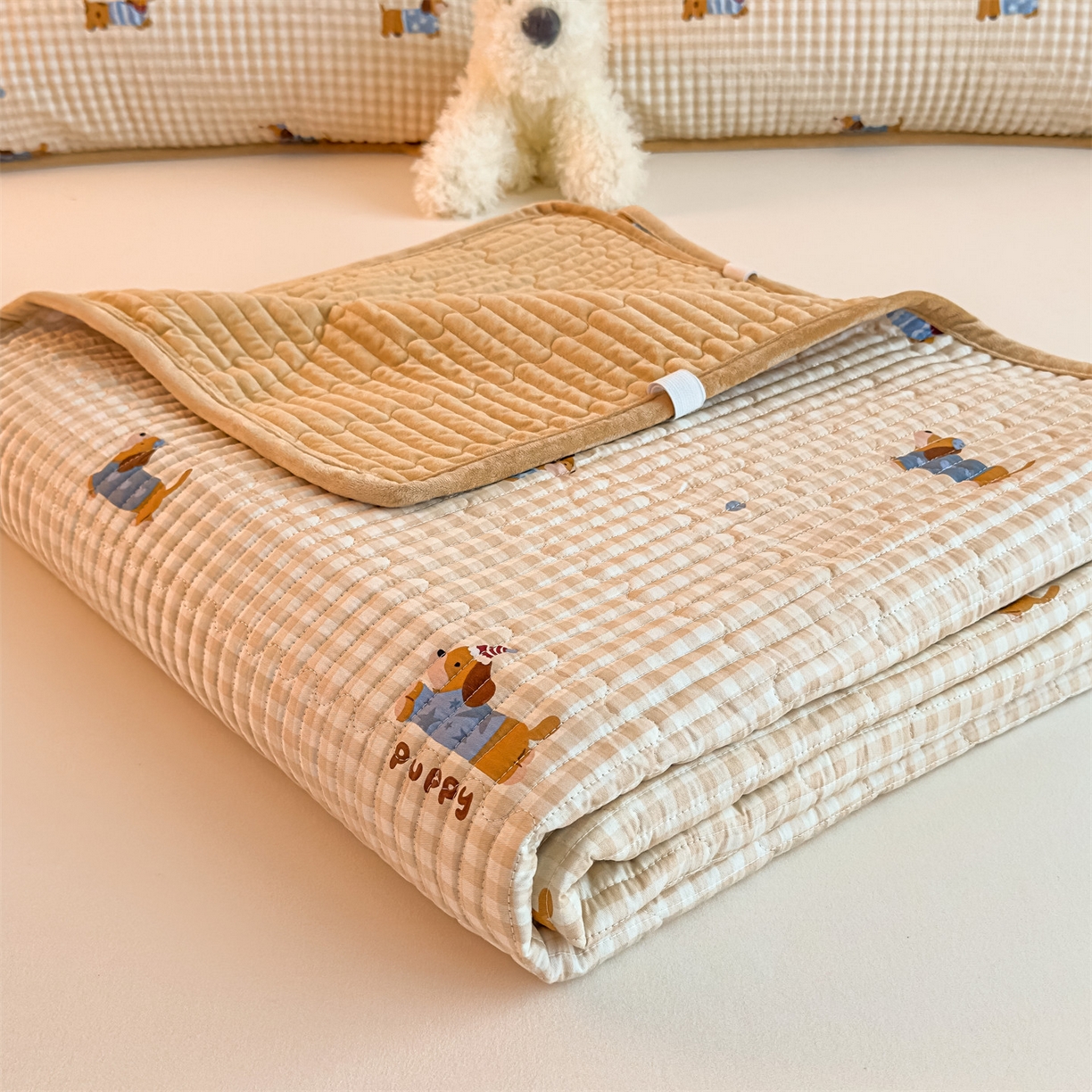 91家纺网 家纺一手货源 找家纺 恒爱家纺 2025新款全棉宝宝绒双拼床盖三件套 好朋友