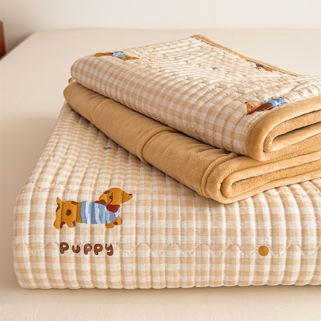 91家纺网 家纺一手货源 找家纺 恒爱家纺 2025新款全棉宝宝绒双拼床盖三件套 好朋友