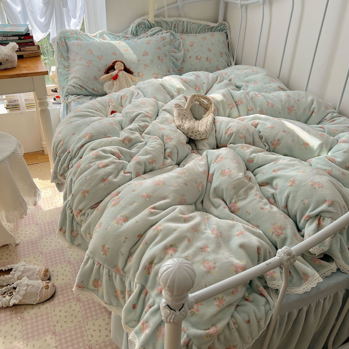 91家纺网 家纺一手货源 找家纺 轻奢坊 2025新款牛奶绒韩系小碎花花边款-暖香春野 暖香春野-蓝