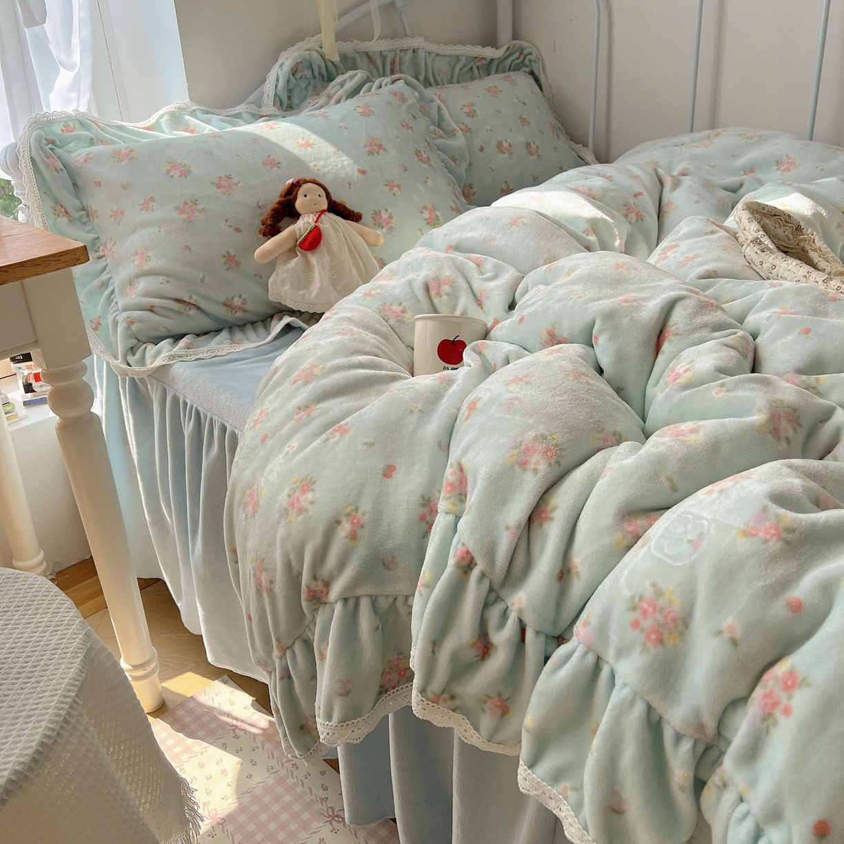 91家纺网 家纺一手货源 找家纺 轻奢坊 2025新款牛奶绒韩系小碎花花边款-暖香春野 暖香春野-蓝