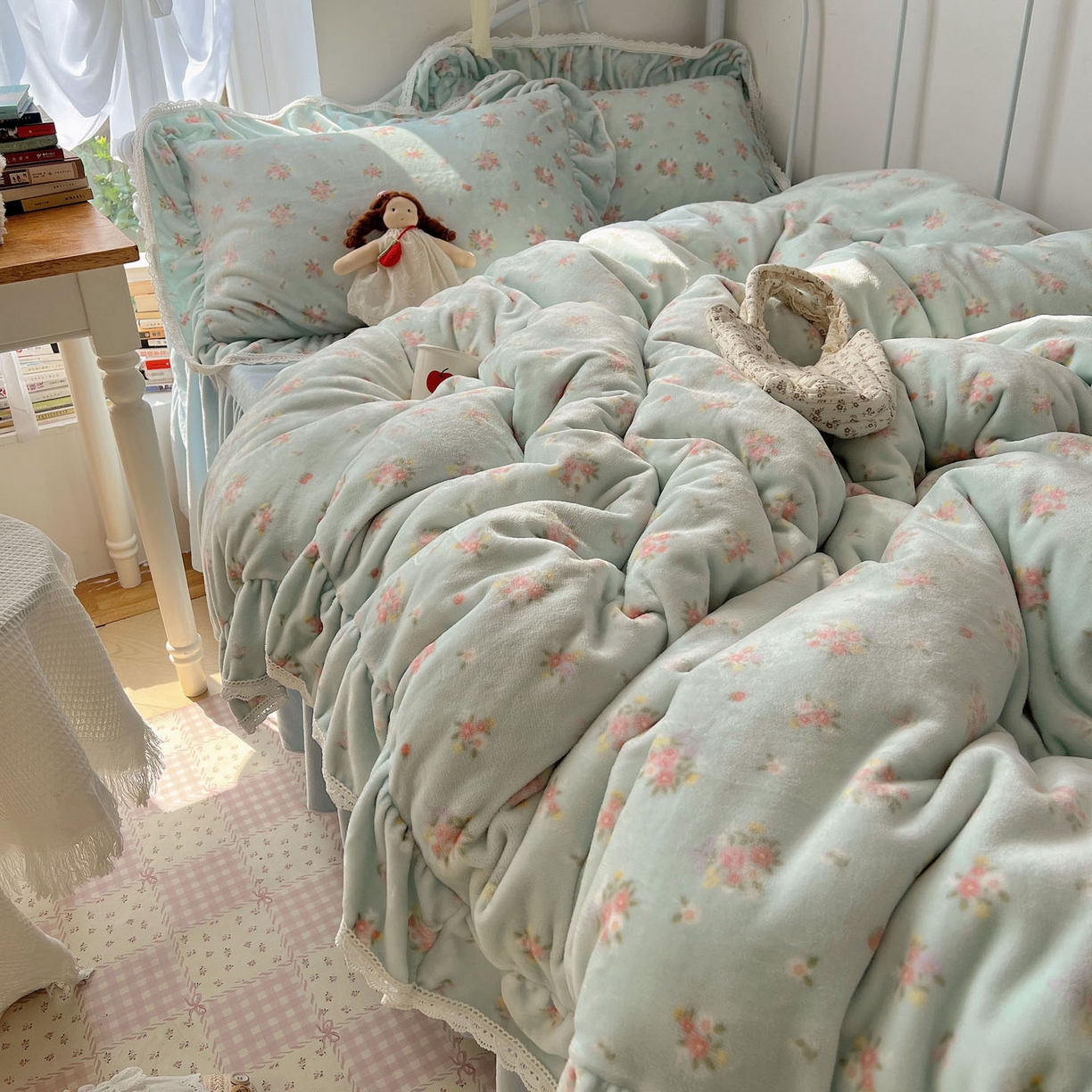 91家纺网 家纺一手货源 找家纺 轻奢坊 2025新款牛奶绒韩系小碎花花边款-暖香春野 暖香春野-蓝