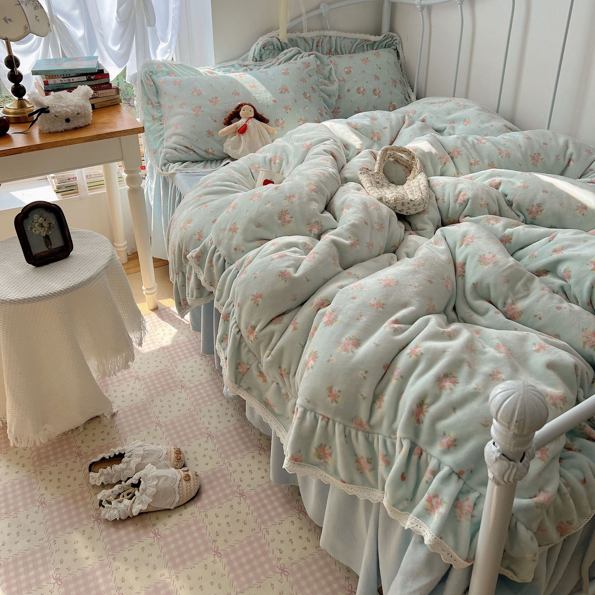 91家纺网 家纺一手货源 找家纺 轻奢坊 2025新款牛奶绒韩系小碎花花边款-暖香春野 暖香春野-蓝