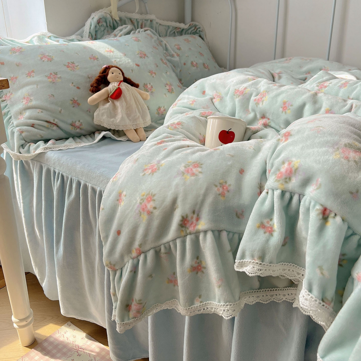 91家纺网 家纺一手货源 找家纺 轻奢坊 2025新款牛奶绒韩系小碎花花边款-暖香春野 暖香春野-蓝