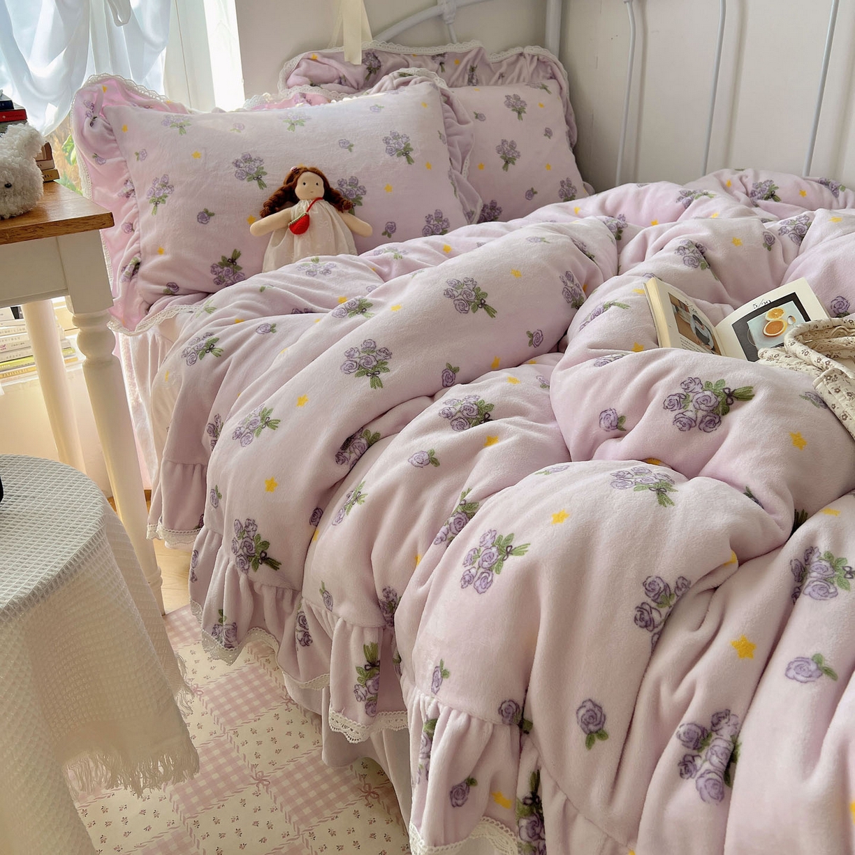 91家纺网 家纺一手货源 找家纺 轻奢坊 2025新款牛奶绒韩系小碎花花边款-暖香春野 暖香春野-紫