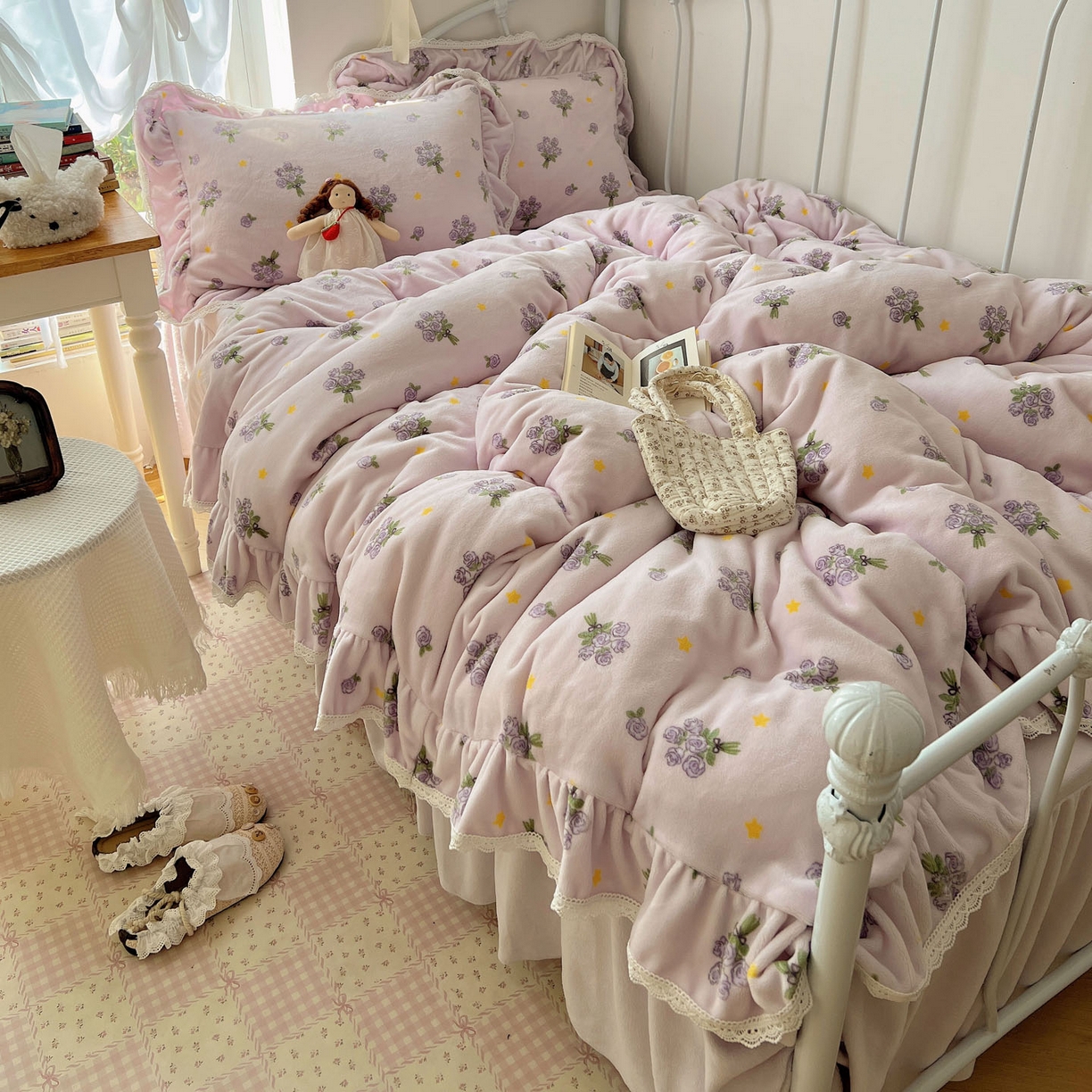 91家纺网 家纺一手货源 找家纺 轻奢坊 2025新款牛奶绒韩系小碎花花边款-暖香春野 暖香春野-紫