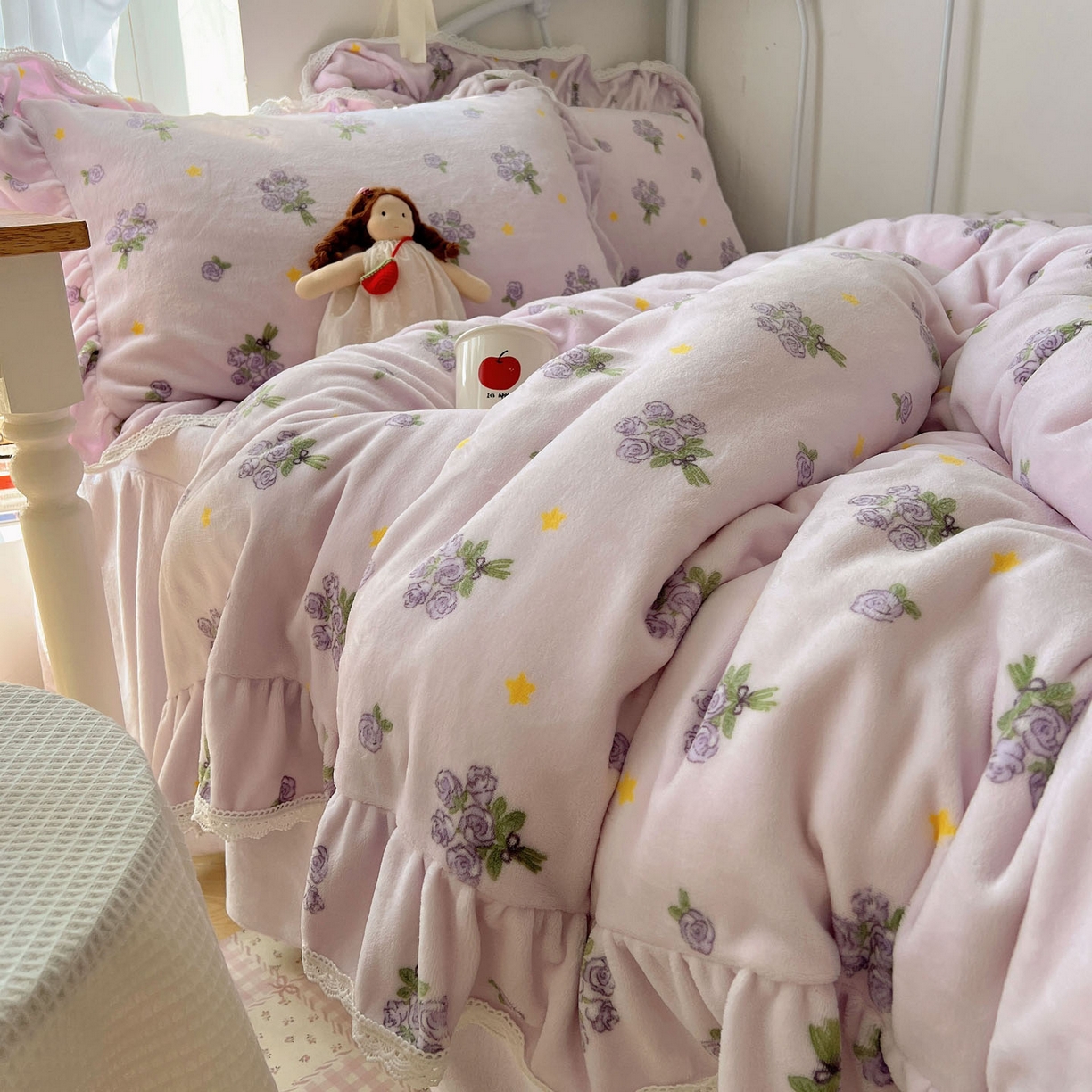 91家纺网 家纺一手货源 找家纺 轻奢坊 2025新款牛奶绒韩系小碎花花边款-暖香春野 暖香春野-紫