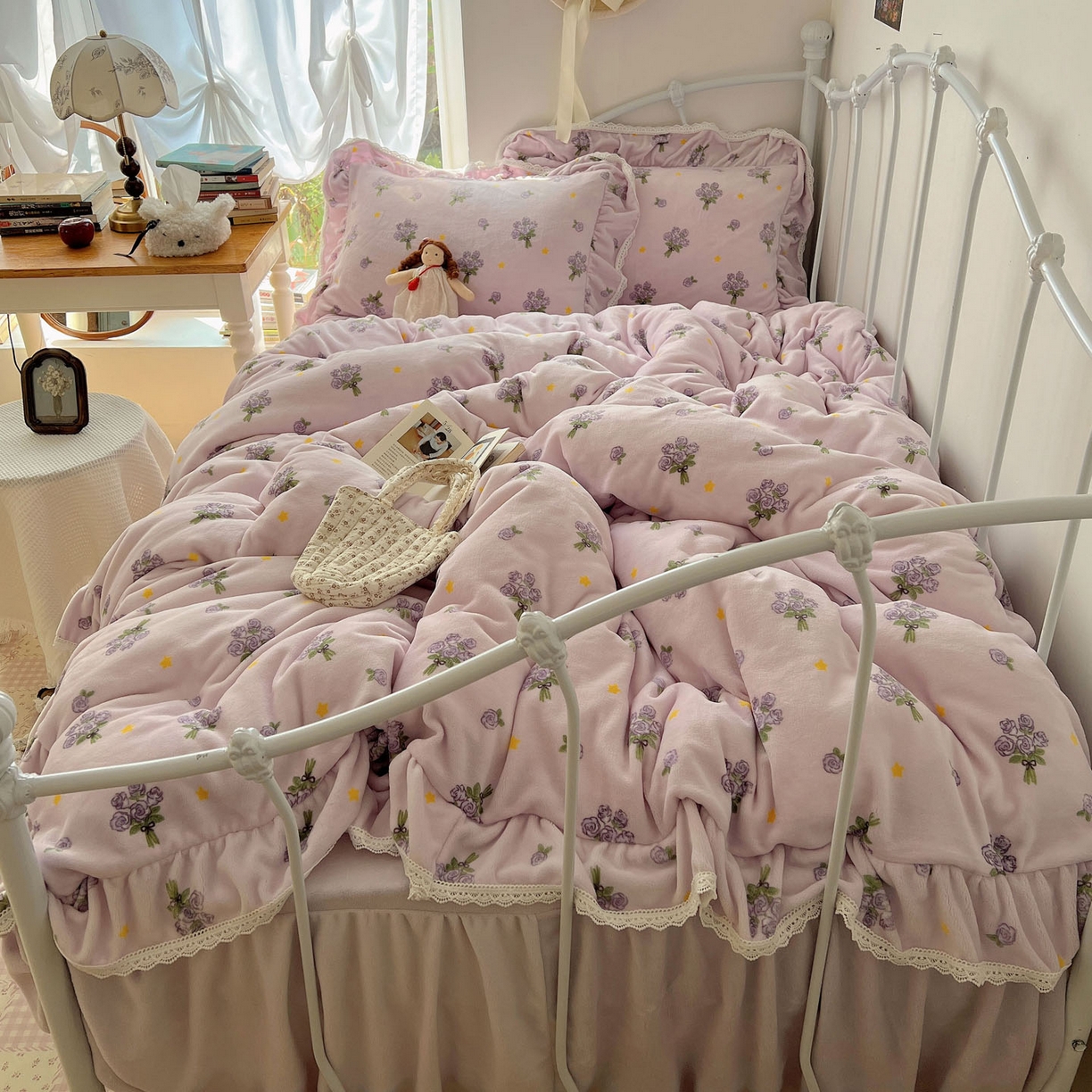 91家纺网 家纺一手货源 找家纺 轻奢坊 2025新款牛奶绒韩系小碎花花边款-暖香春野 暖香春野-紫