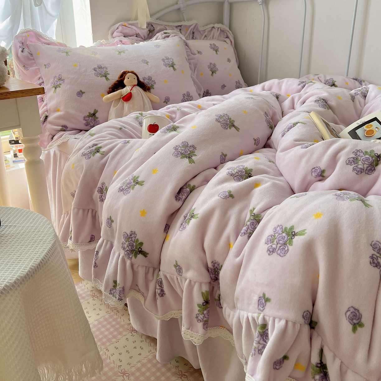 91家纺网 家纺一手货源 找家纺 轻奢坊 2025新款牛奶绒韩系小碎花花边款-暖香春野 暖香春野-紫