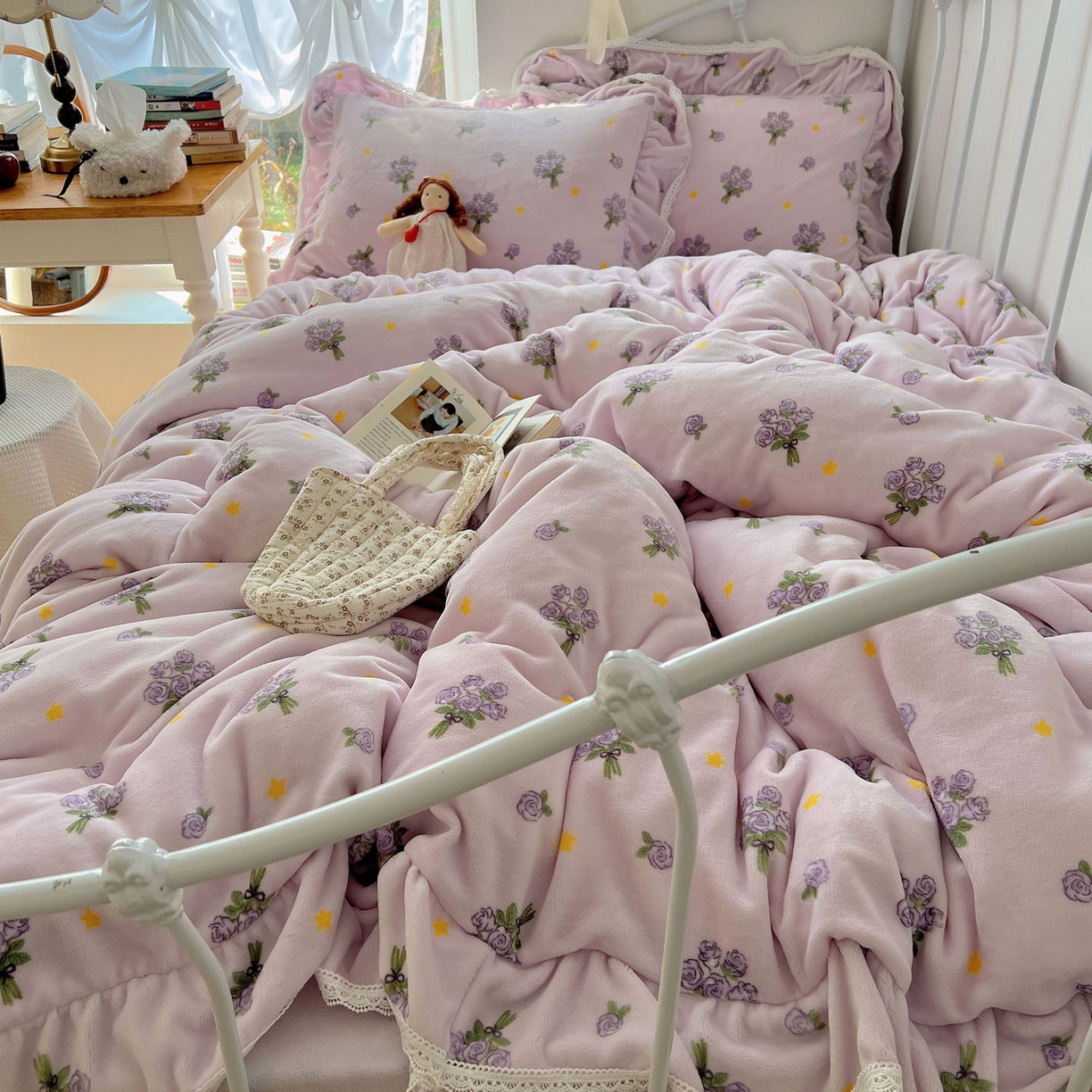 91家纺网 家纺一手货源 找家纺 轻奢坊 2025新款牛奶绒韩系小碎花花边款-暖香春野 暖香春野-紫